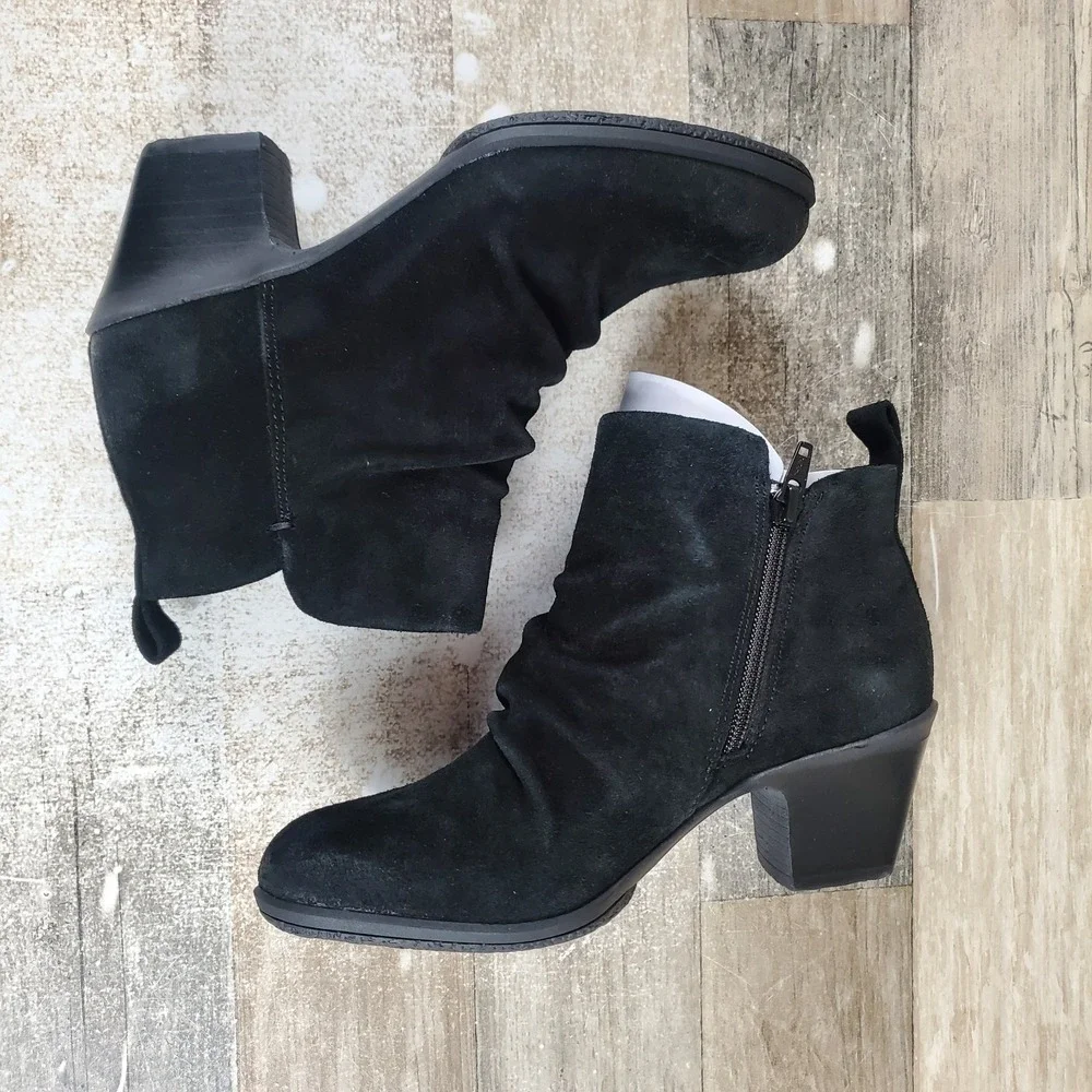 Comfortiva Brandy Womens Boots Sz 6 M Black Slouchy Suede Block Heel Side Zip
